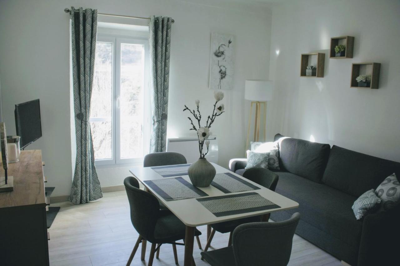 Charmant appartement au cœur des grès d Annot Extérieur photo
